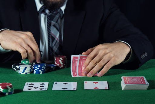 Cara Menang Bermain Judi Poker Melawan Pemain Terburuk